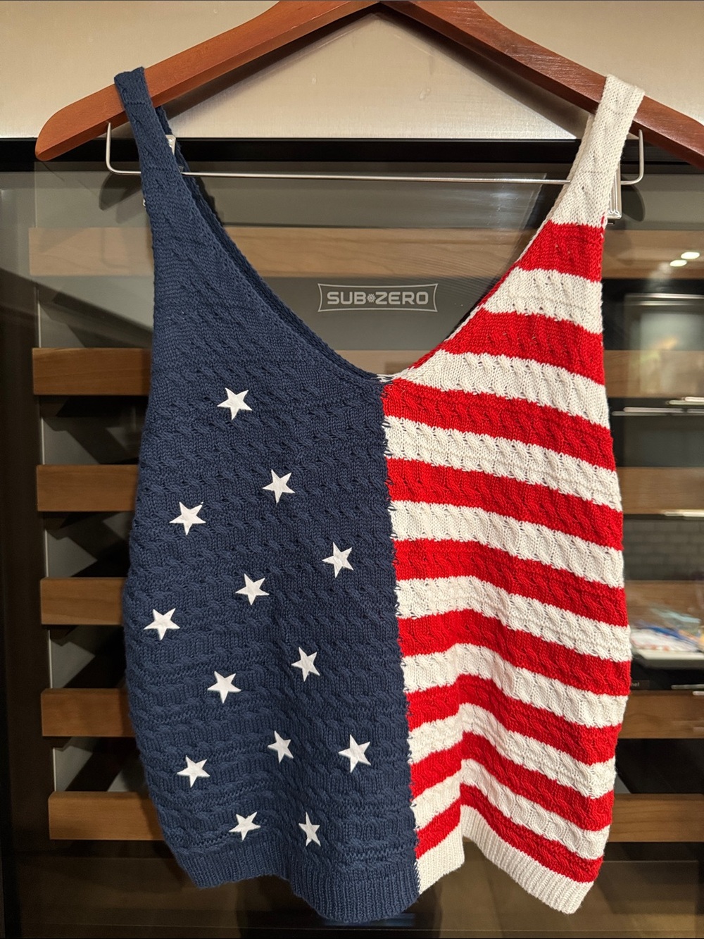 Moon & Madison American Flag Knit Tank Sweater Vest Size L - Picture 2 of 5